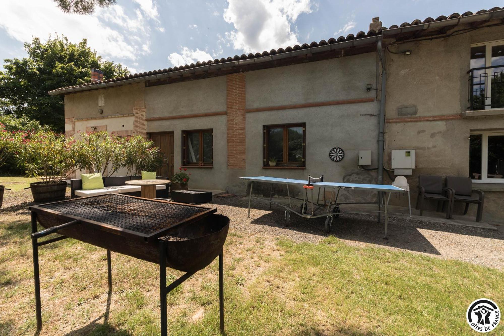 Gite Des Moulins Castelnau-d'Estretefonds Exterior photo